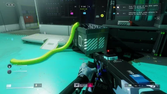 Marathon screenshot showing a storage cube and neon green pipe