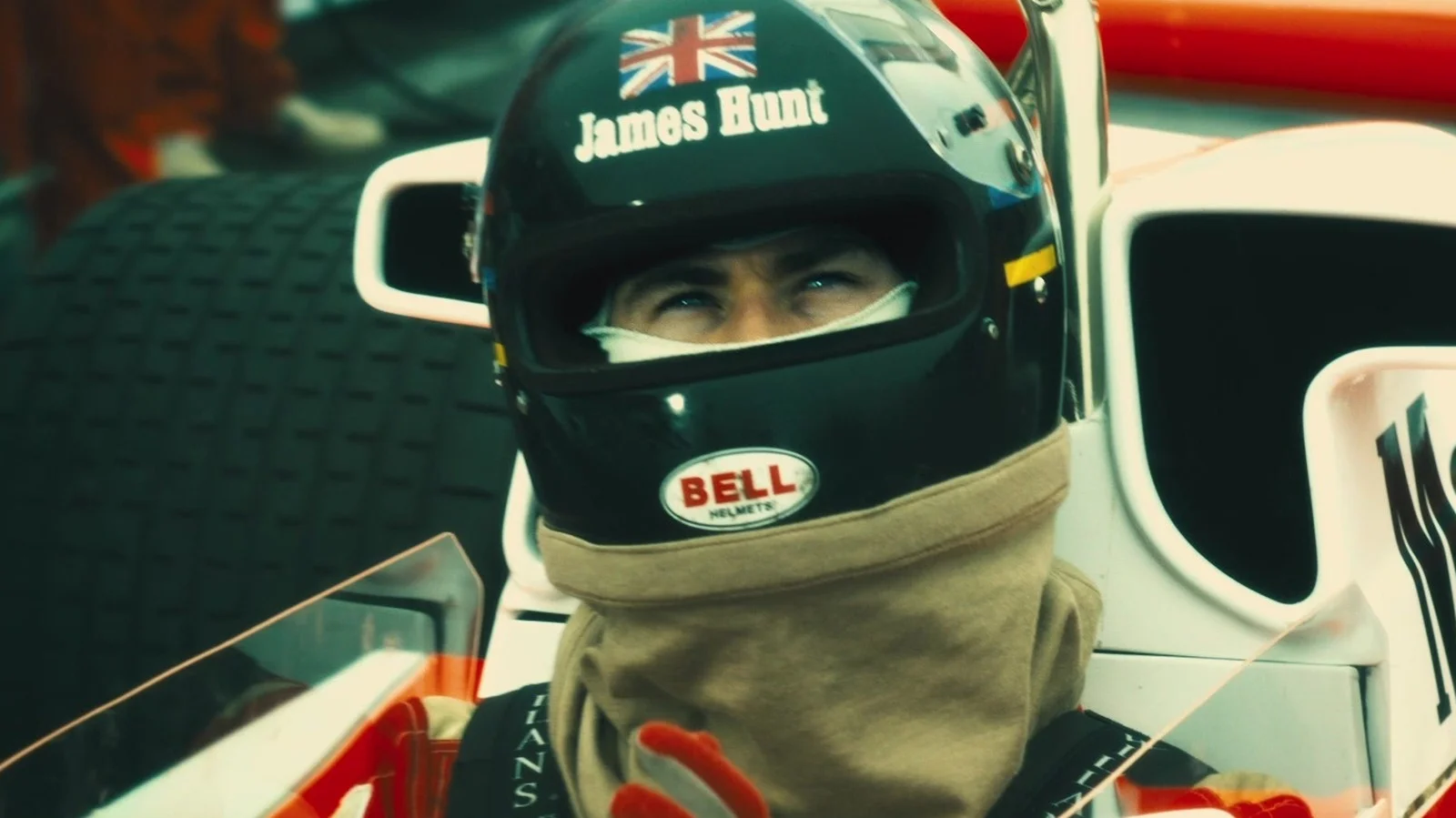 Chris Hemsworth's Genre-Defining Racing Movie Is A Must-Watch On Paramount Plus