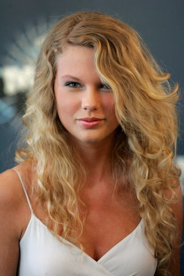 Taylor Swift at an event