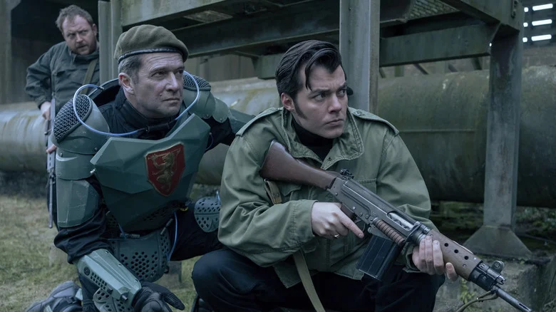 Alfred protecting Captain Gulliver Troy in Pennyworth