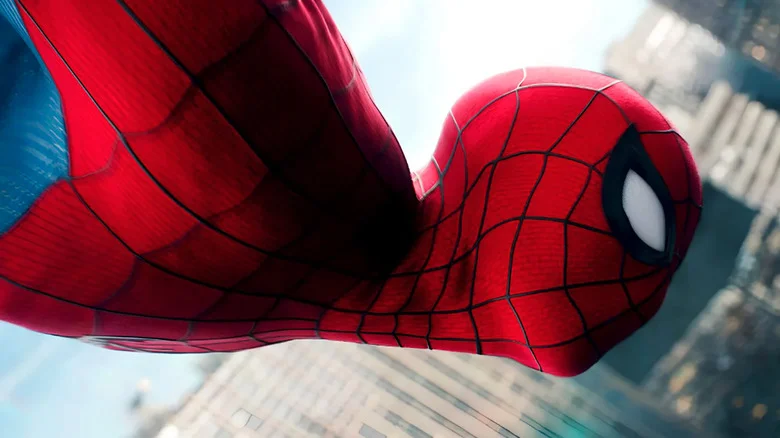 Tom Holland's Spider-Man is seen in closeup as he falls through the air in Spider-Man: Brand New Day.png
