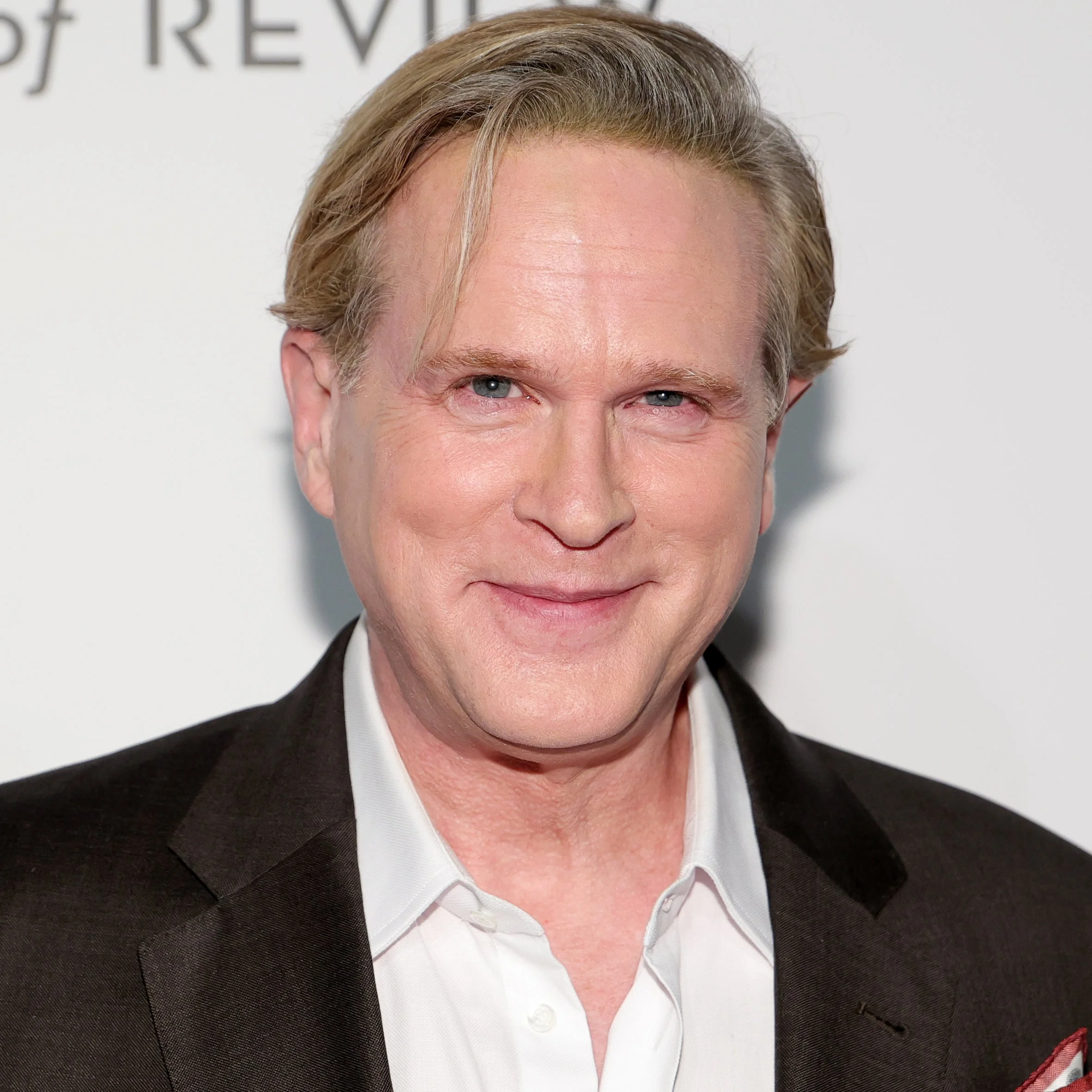 Cary Elwes in a black suit and white shirt at a National Board of Review event